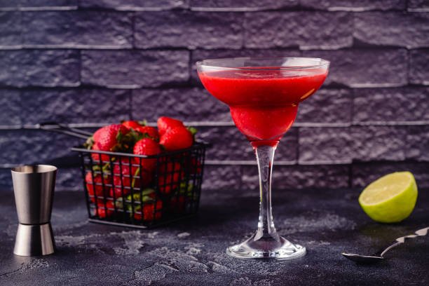 The Best 1800 Strawberry Margarita - Lifestyle Foodies🍎