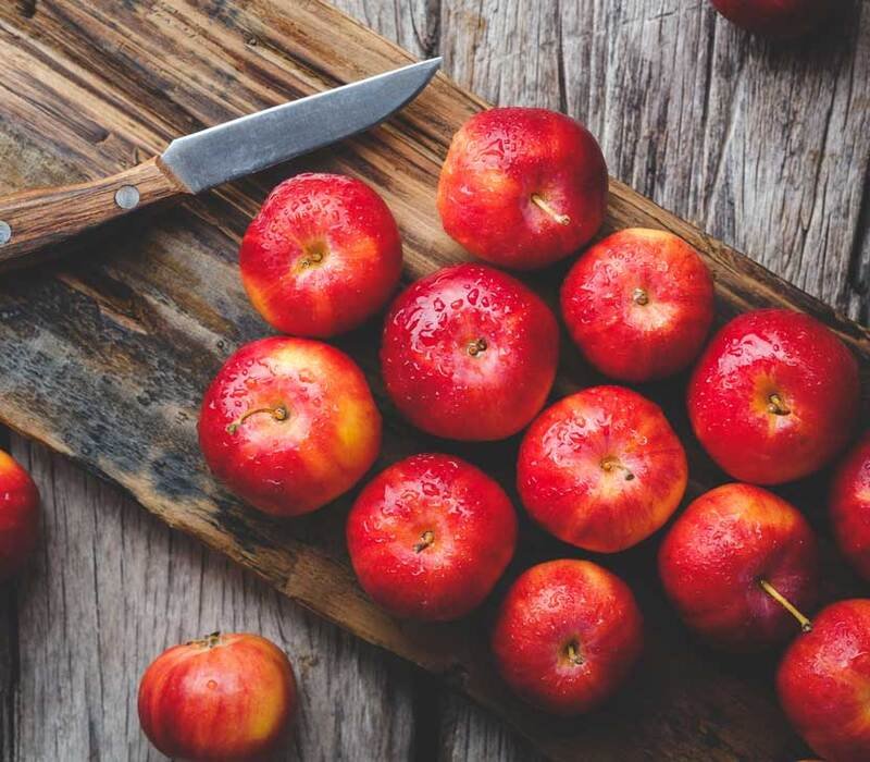 Impressive Carbs in Small Apple Good Benefits to Eat Everyday